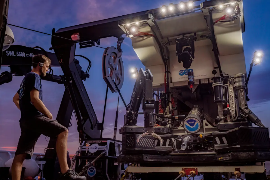 Levi Unema：从汽车工程师到深海机器人领航者，跨界打造海底探索技术核心