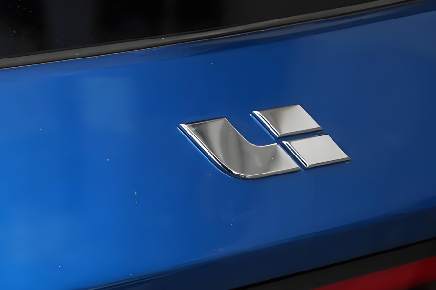 消息称理想汽车调整研发架构：自动驾驶团队被拆分重组