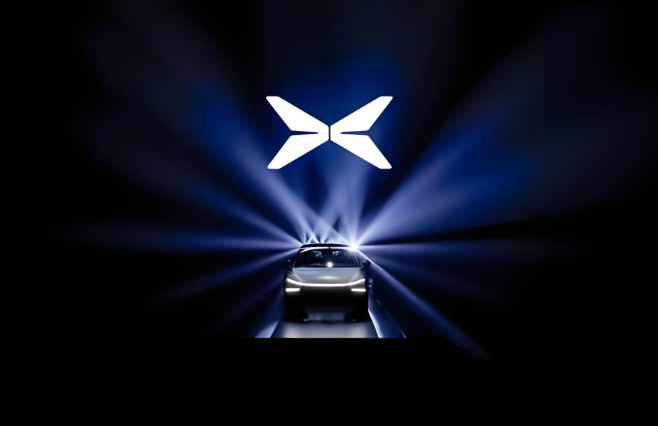 小鹏汽车调整组织架构：自动驾驶、智能座舱中心合并，成立通用智能中心