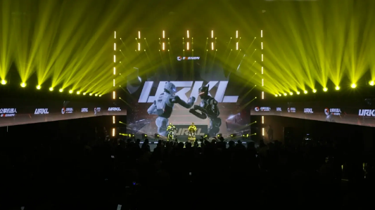 深圳众擎机器人开启全球首个双足机器人格斗联赛URKL：140万美元金腰带背后，双足格斗如何改写机器人行业未来？