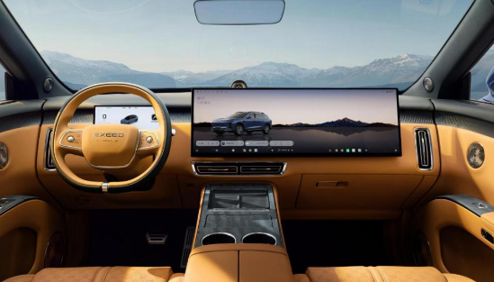 红旗首款自主800V电池今日量产落地,仰望U9刷新全球电动超跑极速纪录,东风半固态电池将于9月正式量产